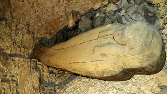Archaeologists Unearth 3,000-Year-Old Egyptian Tomb – 300-Word Description